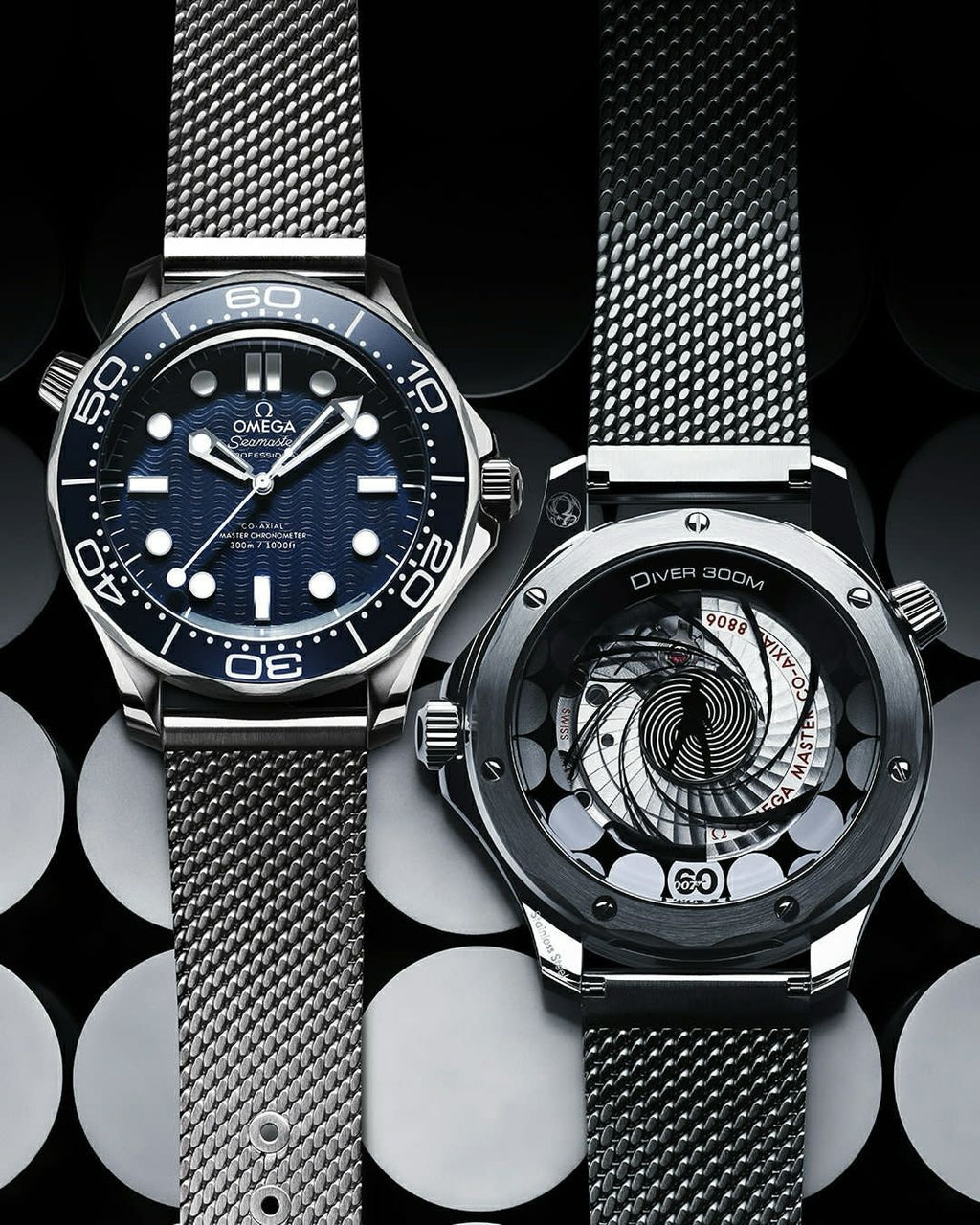 Omega Seamaster 007 Diver 300M  Silver Black Dial Metal watch